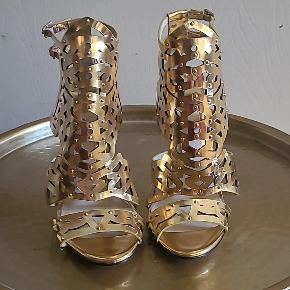 Brian Atwood Laconica Mirrored Laser-Cut Cage Sandal, Gold, Sz 6/36 - Picture 2 of 8